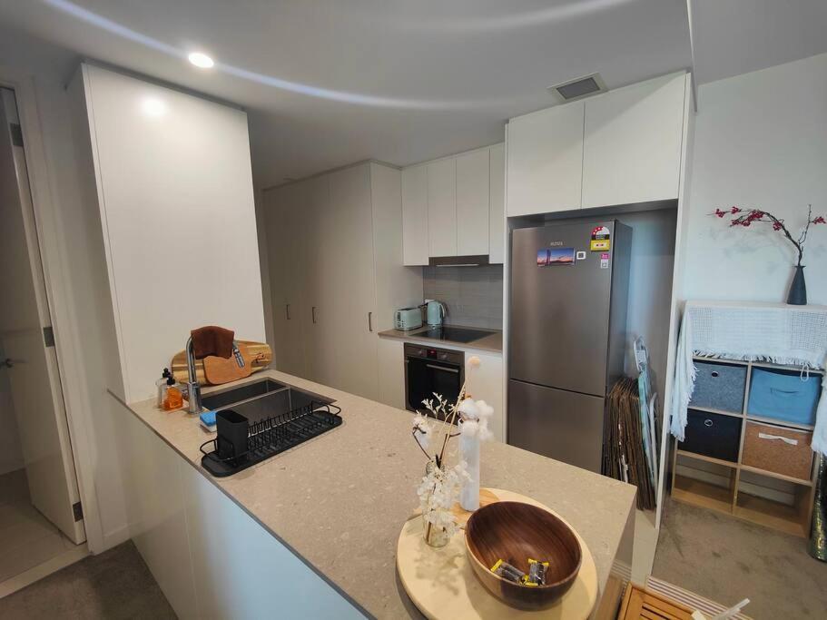 Lakeside Apartment, Walking Distance To Foreshore Kingston Buitenkant foto