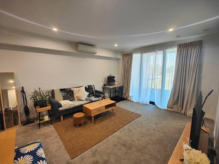 Lakeside Apartment, Walking Distance To Foreshore Kingston Buitenkant foto